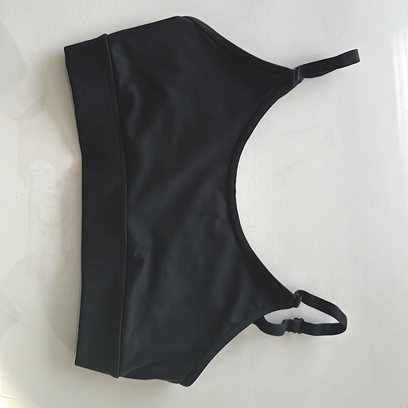 Wome Size Small Sports Bra With Rainbow Back - Picture 2 of 3